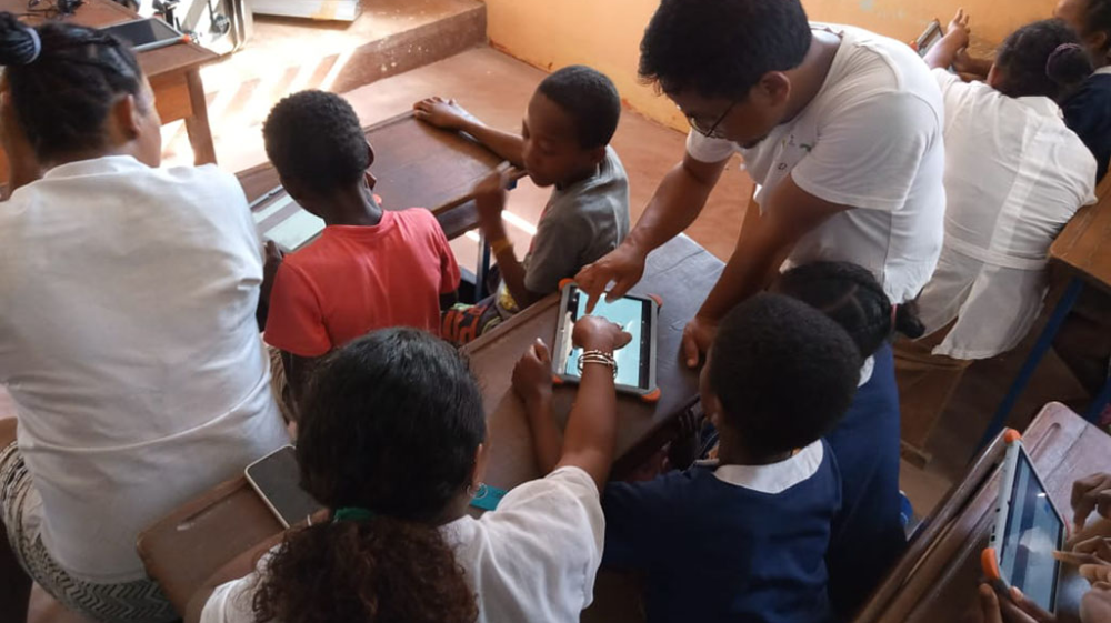 Image actualité : L'Éducation Numérique : Une Révolution en Marche pour les Jeunes Malgaches
